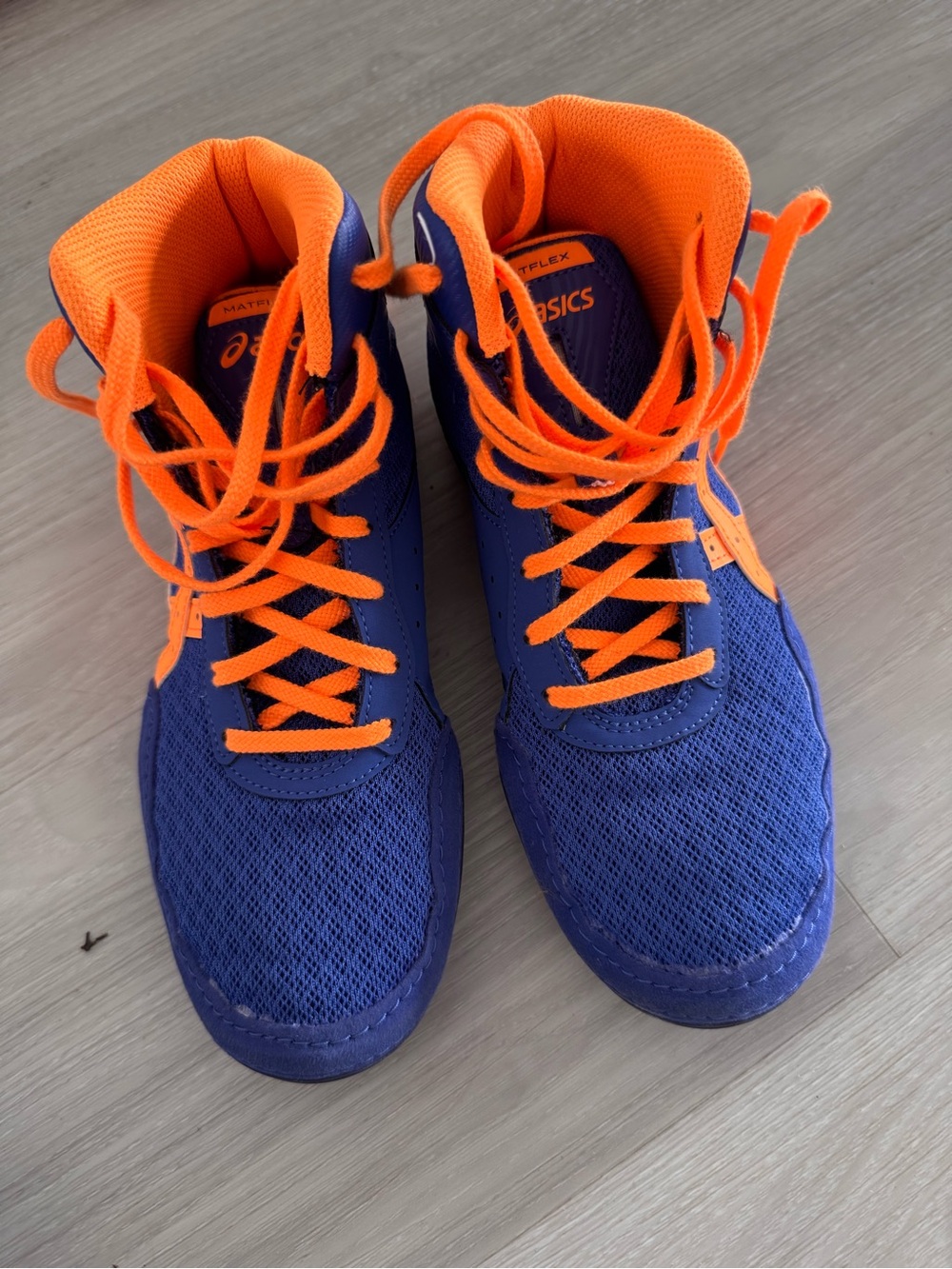 Asics Kids Sneakers in Blue and Orange High-Top Style